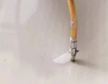 溧水瓷砖空鼓维修公司专业解答在瓷砖铺贴过程中，如果使用的砂料过粗（如全部使用了粗砂），可能会导致以下问题